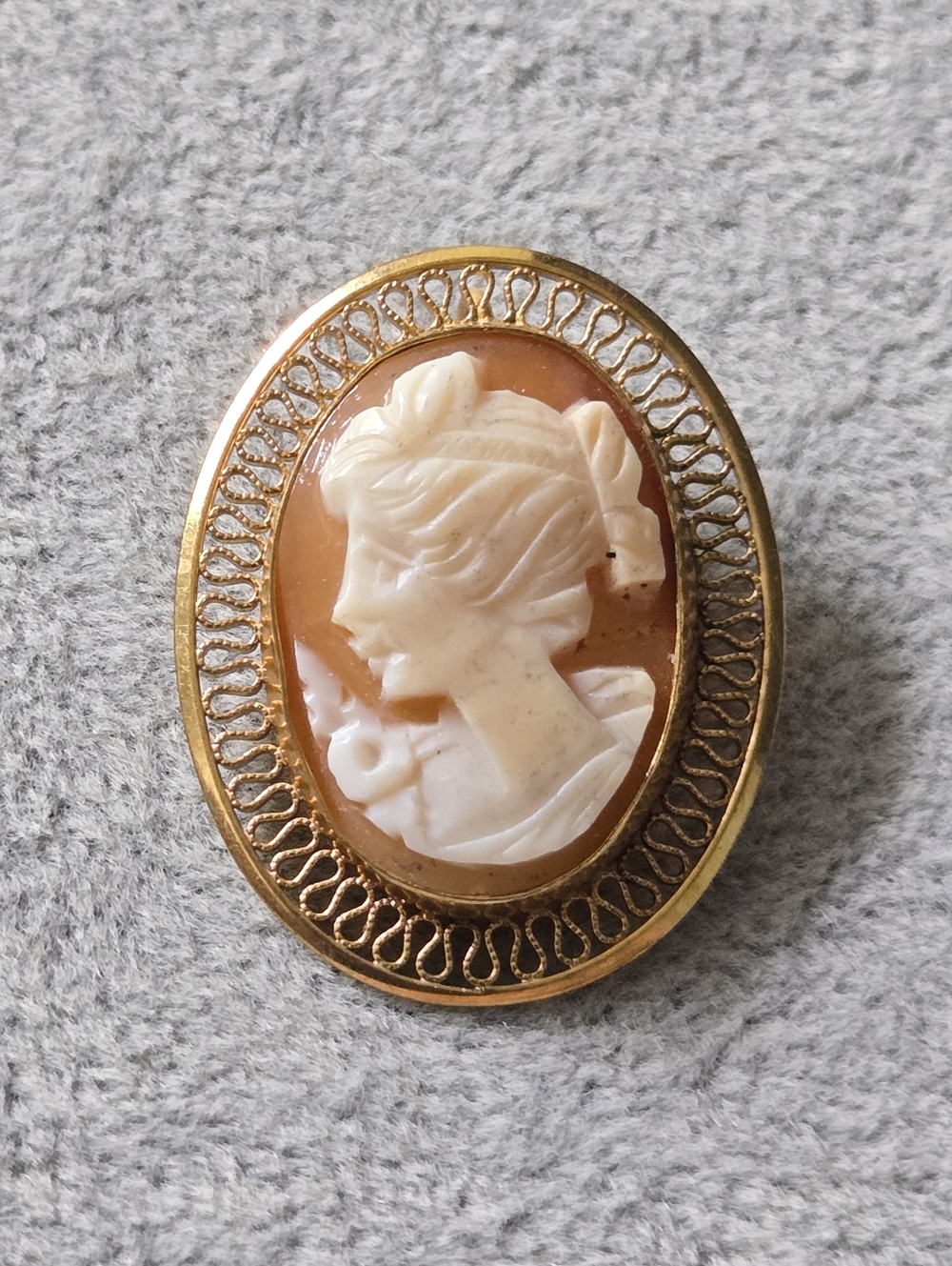 Shell Cameo 12k Gold Filled Signed Winward Vintage Pendant Brooch Hand Carved